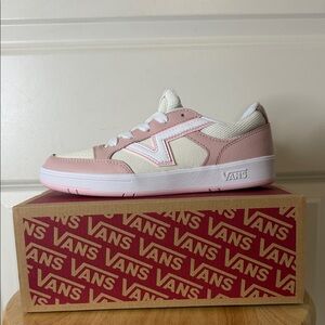 Vans Women's Sneakers in Pink and White